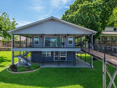 Primary bedroom at 208 Riverside DR - 5 bed 3 bath home
