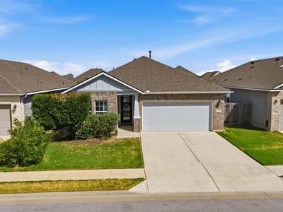 Property photo 2 at 208 Winding Hollow LN - 4 bed 3 bath home