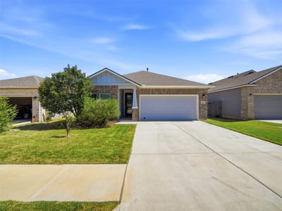Living area at 208 Winding Hollow LN - 4 bed 3 bath home