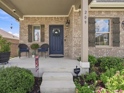 Property photo 3 at 209 Arabian Colt DR - 3 bed 2 bath home