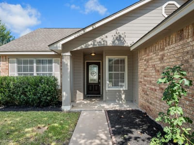 Property photo 3 at 209 Clarks WAY - 4 bed 2 bath home