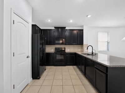 Property photo 5 at 209 Evening Dusk DR - 5 bed 2 bath home
