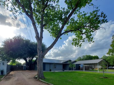 Property photo 3 at 209 Green Pasture - 4 bed 2 bath home