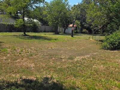 Photo 2 of 5 at 209 W South ST - Kyle, Kyle, TX