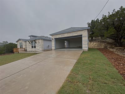 Property photo 3 at 20915 Oak Dale DR - 3 bed 2 bath home