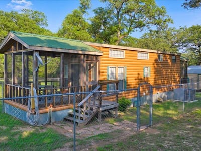 Bathroom at 2095 County Road 442 - None, Thrall, TX