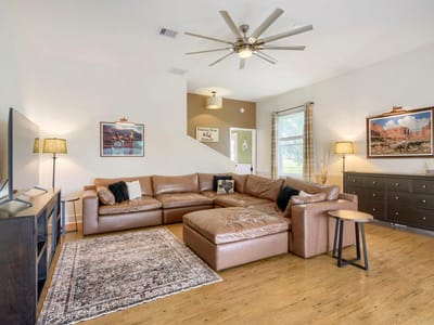 Primary bedroom at 210 Battleground CIR - 5 bed 3 bath home