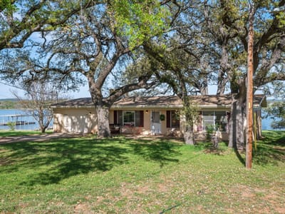 Living area at 210 Lake Loop - 3 bed 2 bath home