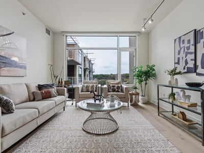 Living area at 210 Lee Barton DR Unit #517 - 2 bed 2 bath home