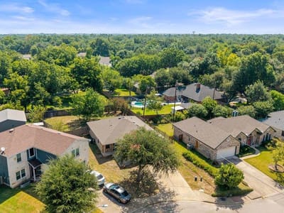 Property photo 2 at 2100 Boyer DR - 3 bed 2 bath home