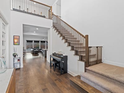 Photo 4 of 40 at 2101 Bayridge RD - 4 bed 4 bath home