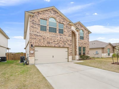 Living area at 2102 Gadwall DR - 5 bed 3 bath home