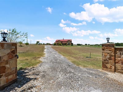 Property photo 2 at 2103 County Road 320 - 4 bed 3 bath home