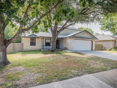 Property photo 2 at 2103 Lancaster Gate CV - 3 bed 2 bath home