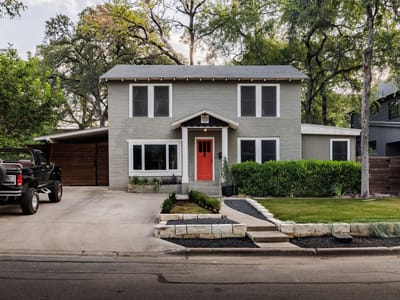 Property photo 2 at 2104 De Verne ST - 4 bed 2 bath home