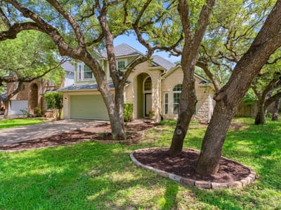 Living area at 2104 Lobelia DR - 4 bed 3 bath home