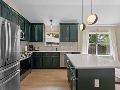 Primary bedroom at 2105 Yaupon HOLW - 3 bed 2 bath home