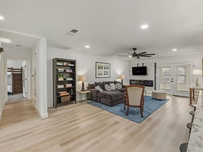 Property photo 4 at 2107 Lewood CIR - 4 bed 2 bath home