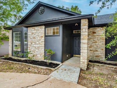 Photo 2 of 40 at 2109 Cervin BLVD - 2 bed 2 bath home