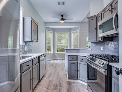 Photo 4 of 40 at 2109 Cervin BLVD - 2 bed 2 bath home