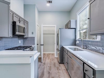 Photo 5 of 40 at 2109 Cervin BLVD - 2 bed 2 bath home