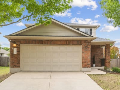 Living area at 211 Banner Ave - 4 bed 2 bath home