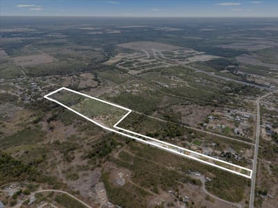 Living area at 211 Caldwell Rd - Moore, Azariah G, Dale, TX
