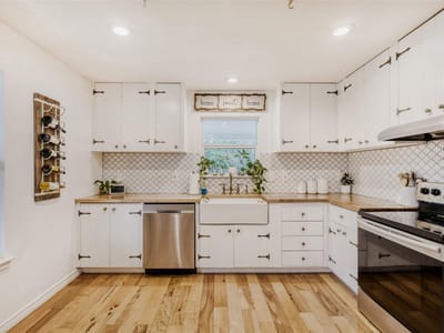 Primary bedroom at 211 Creekwood Ct - 3 bed 2 bath home