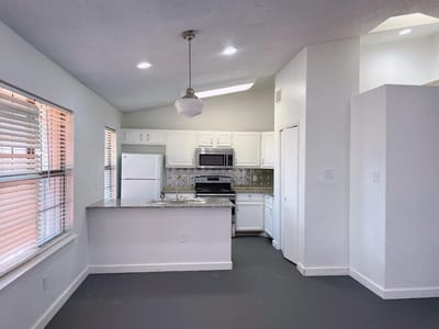 Living area at 21107 Highland Lake DR Unit #3 - 2 bed 2 bath home