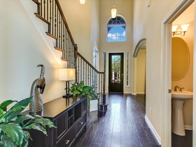Photo 4 of 31 at 2112 Peoria DR - 5 bed 4 bath home