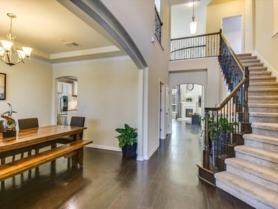 Photo 5 of 31 at 2112 Peoria DR - 5 bed 4 bath home