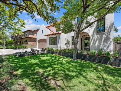 Property photo 3 at 2114 W 11th ST - 5 bed 4 bath home