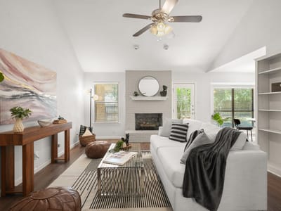 Property photo 4 at 2116 Wychwood DR - 4 bed 2 bath home