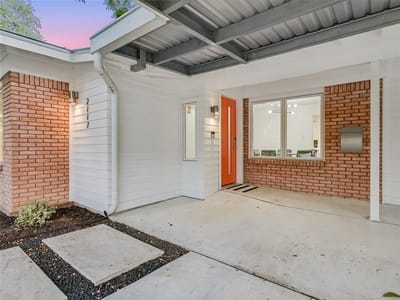 Photo 4 of 40 at 2117 Shoalmont DR - 2 bed 2 bath home