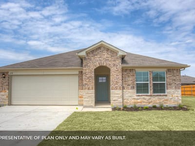 Living area at 212 Gilmer LN - 4 bed 3 bath home
