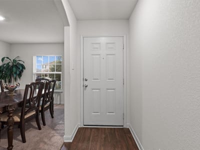 Property photo 5 at 212 Hyacinth WAY - 3 bed 2 bath home