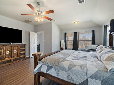 Property photo 4 at 212 Lismore ST - 3 bed 2 bath home