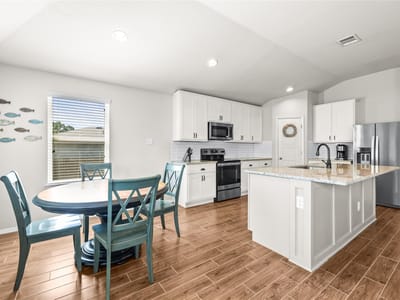 Property photo 4 at 21204 Santa Rosa Ave - 3 bed 2 bath home