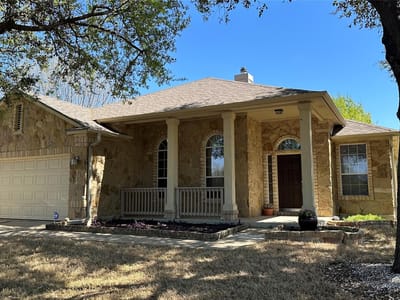 Kitchen at 2121 Settlers Park LOOP - 3 bed 2 bath home