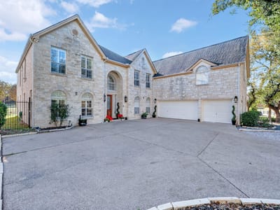 Primary bedroom at 2123 Hilton Head Dr - 5 bed 4 bath home