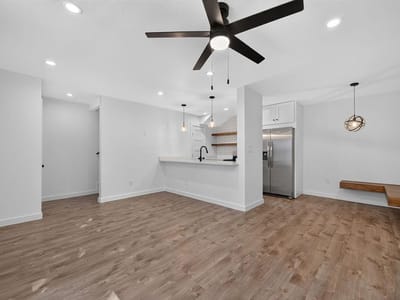 Photo 5 of 16 at 2124 Burton DR Unit #133 - 2 bed 1 bath home