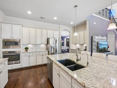 Property photo 4 at 213 Lake Como DR - 5 bed 4 bath home
