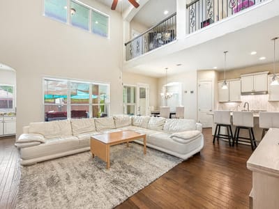 Property photo 5 at 213 Lake Como DR - 5 bed 4 bath home