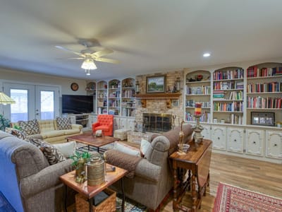 Primary bedroom at 213 Lakeview - 3 bed 2 bath home