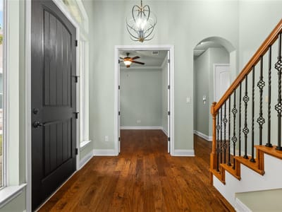 Property photo 5 at 214 Darwins WAY - 3 bed 3 bath home
