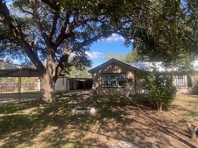 Property photo 3 at 214 S Hackberry Ave - 2 bed 1 bath home