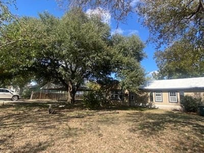 Property photo 4 at 214 S Hackberry Ave - 2 bed 1 bath home
