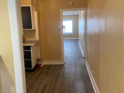 Property photo 5 at 214 S Hackberry Ave - 2 bed 1 bath home