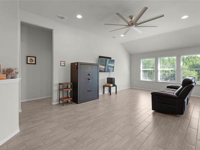 Property photo 4 at 21408 Highland Lake DR - 3 bed 2 bath home