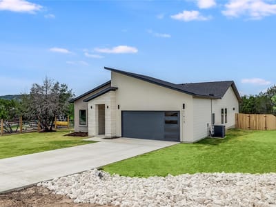 Property photo 2 at 21415 Highland Lake DR - 4 bed 2 bath home
